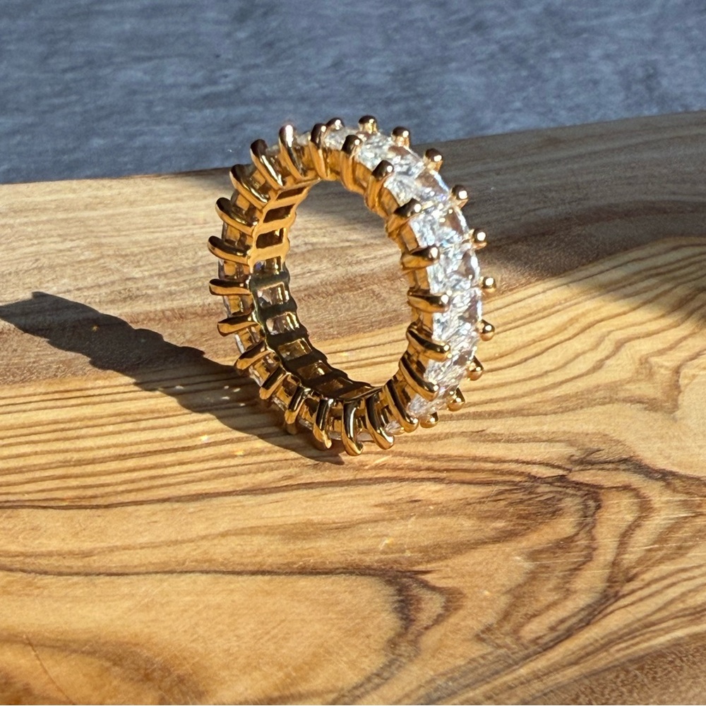 Gold Baguette Ring - Picture 6 of 7